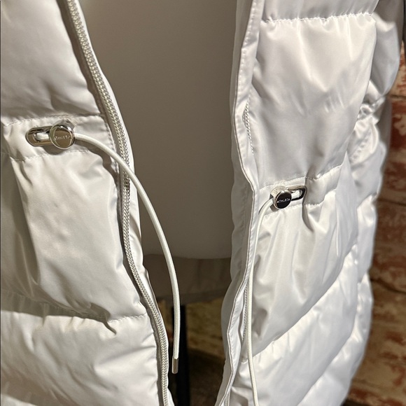 Women's Athleta silver gray puffer - Picture 2 of 3